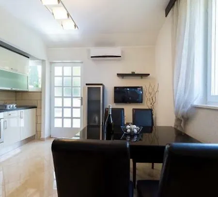 Apartament Niki
