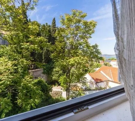Niki Apartament *